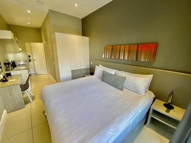 0.5 Bedroom Flat in Rosebank