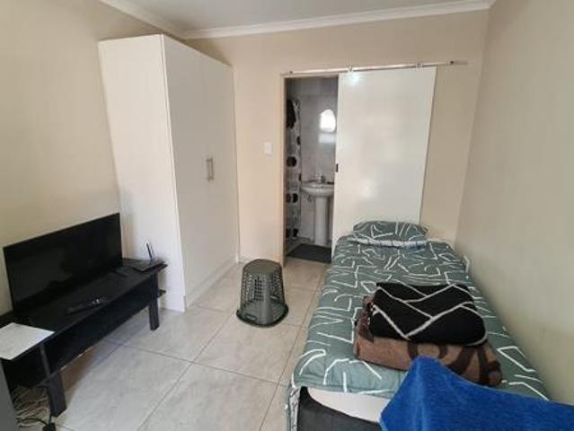0.5 Bedroom Flat in Secunda