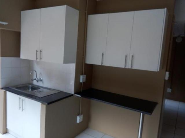 0.5 Bedroom Flat in Yeoville