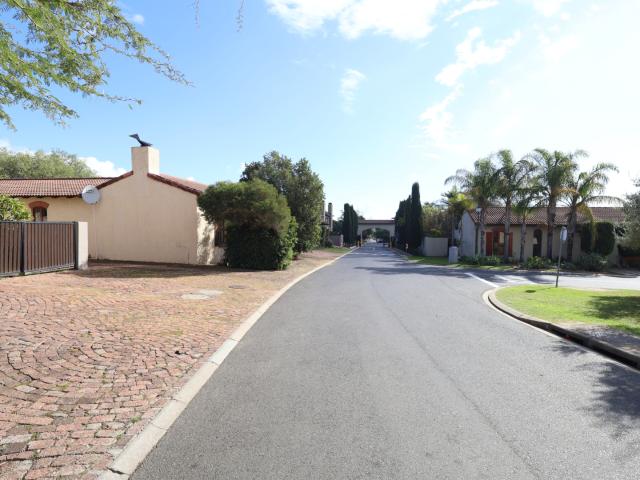 0.5 Bedroom Flat Rented in Ranzadale