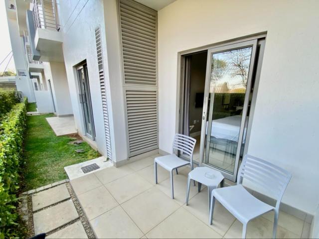 0.5 Bedroom Flat To Let in Rosebank