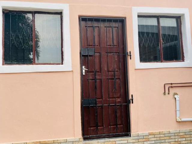 0.5 Bedroom Garden Cottage To Let in Illovo Glen