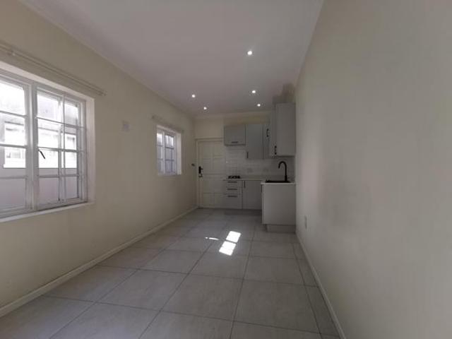 0.5 Bedroom Garden Cottage in Houghton Estate