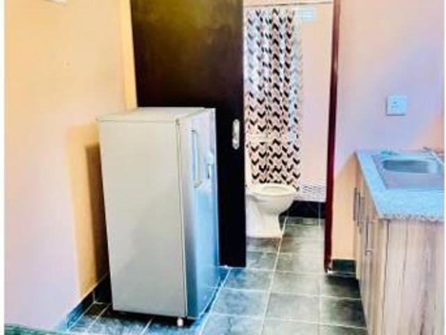 0.5 Bedroom Garden Cottage in Illovo Glen