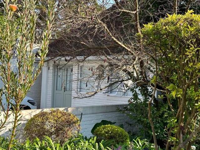0.5 Bedroom Garden Cottage in Morningside