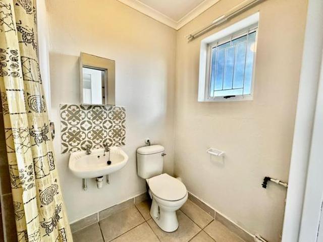 0.5 Bedroom House in Westcliff