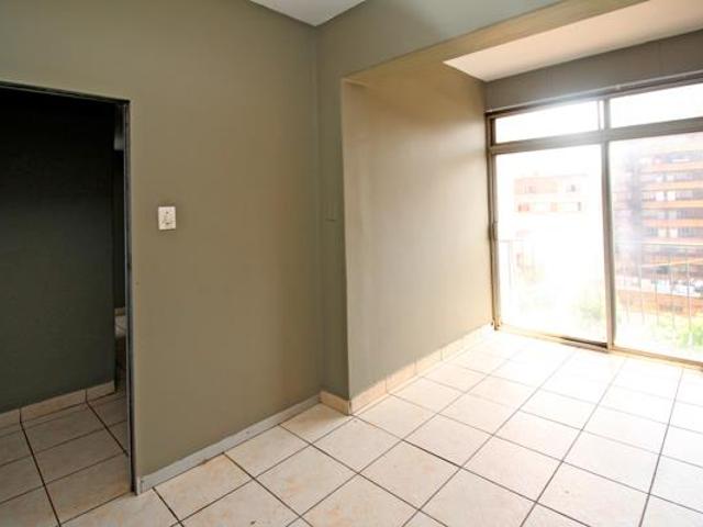 0.5 Bedroom House in Berea
