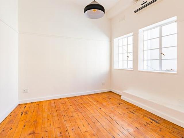 0.5 Bedroom House in Cape Town City Centre
