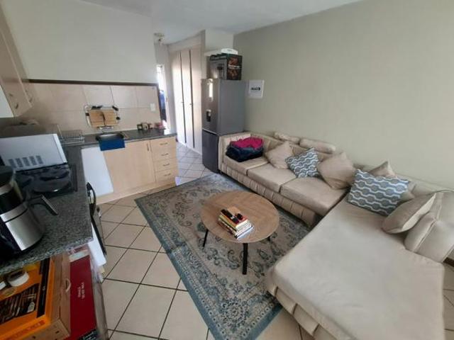 0.5 Bedroom House in Karenpark