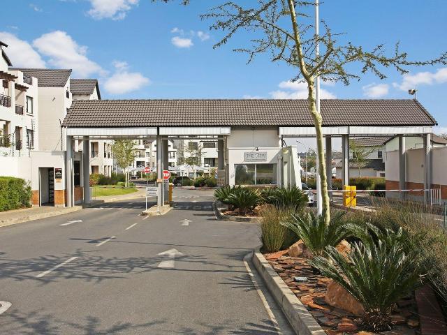 0.5 Bedroom Studio Apartment To Let in Fourways