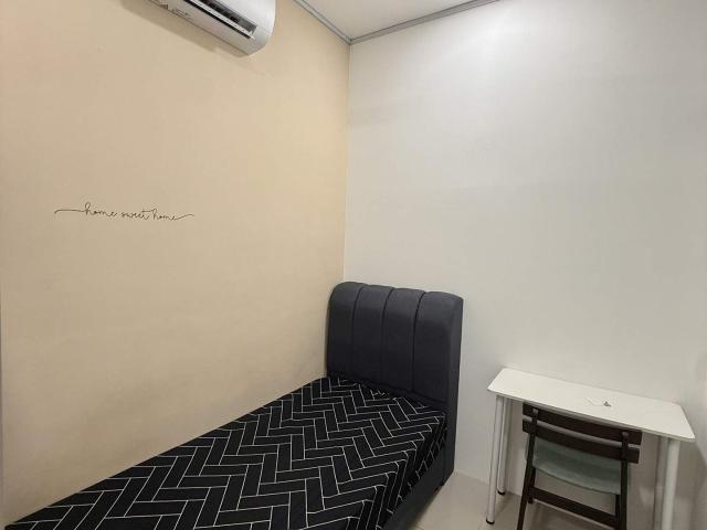 0.5 MIN WALK TO LRT SALAK SELATANREADY TO MOVE IN❗Middle Room, at Nikka City Sentral, BANDAR SRI PERMAISURI