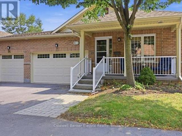 13 877 Wentworth Street, Peterborough Otonabee Ward 1, ON, K9J 8R7 townhouse for sale | Listing ID X13616 | Royal LePage