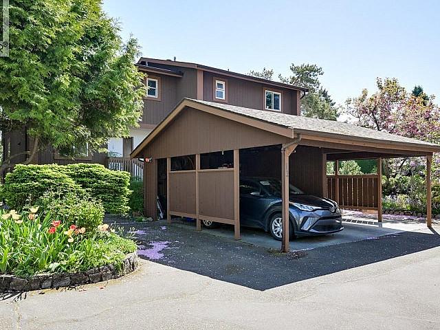 13 933 Admirals Rd Esquimalt, British Columbia