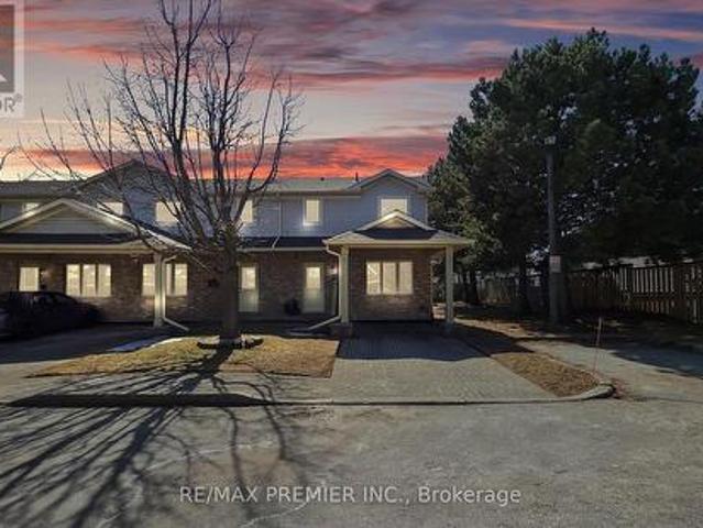 13 9 Wentworth Drive, Grimsby, ON, L3M 5H9 townhouse for sale | Listing ID X13507 | Royal LePage