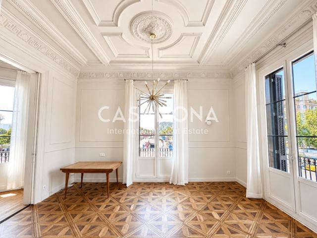 Descubra este excepcional apartamento situado en el emblem&a. 115m² Barcelona