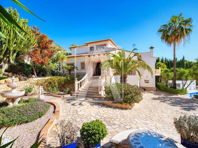Villa en venta en Calpe, en urbanización Colina del Sol, sit. 320m² Calpe Calp