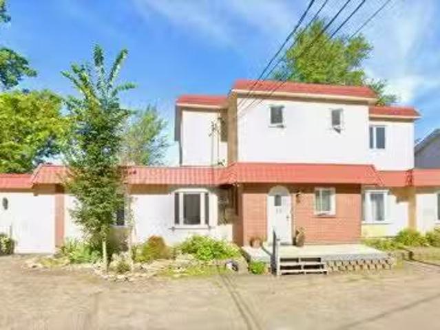 13 15 Rue Alfred, Laval Sainte Rose, QC, H7L 2G8 investm.
