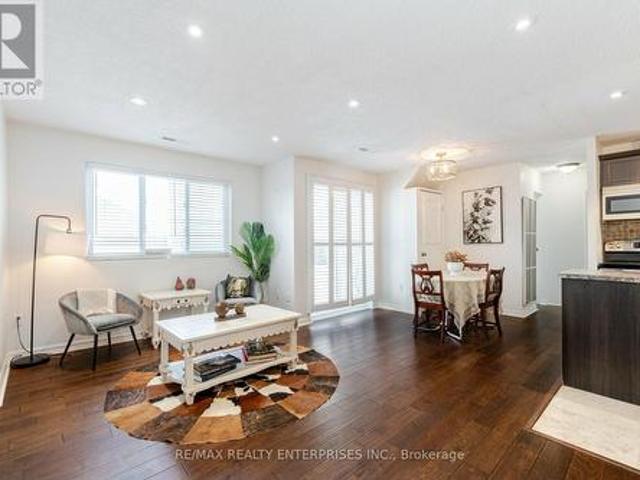 13 2001 Bonnymede Drive, Mississauga, ON, L5J 4H8 townhouse for sale | Listing ID W12055 | Royal LePage