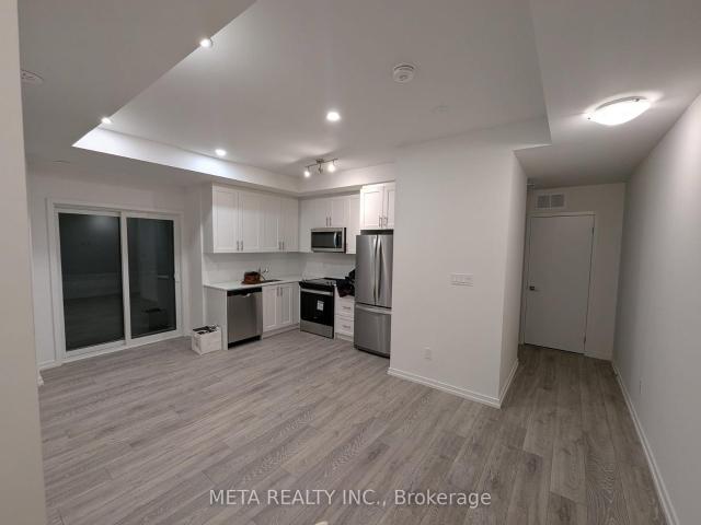 13 22 Lytham Green Circle, Newmarket | 1Beds/1Bath, Townhouse, $2,200/mo | Condos. Ca