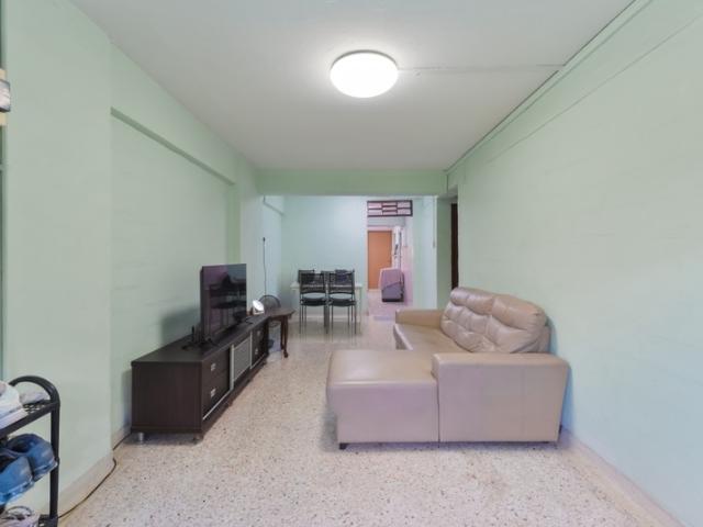 13 Telok Blangah Crescent HDB Apartment For Sale, $400,000, 3 Bed 2 Bath 818 sqft $489.00 psf