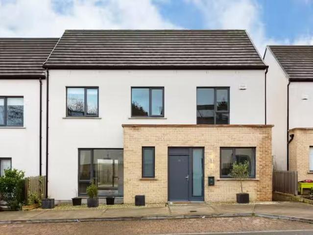 13 The Avenue, Scholarstown Wood, Rathfarnham, Dublin 16, D16Y.