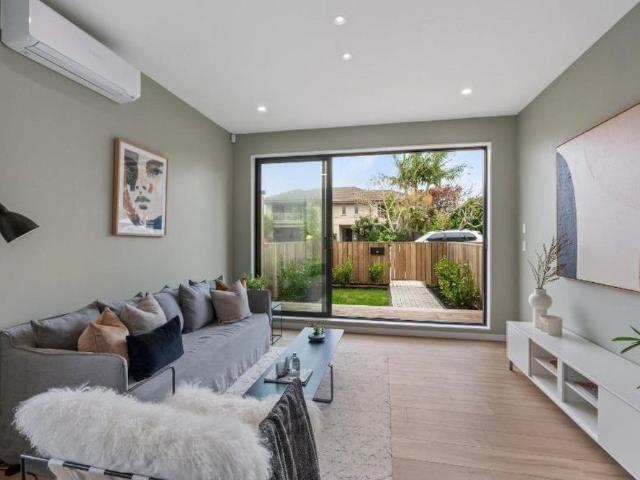 13 Wai Court, Takapuna