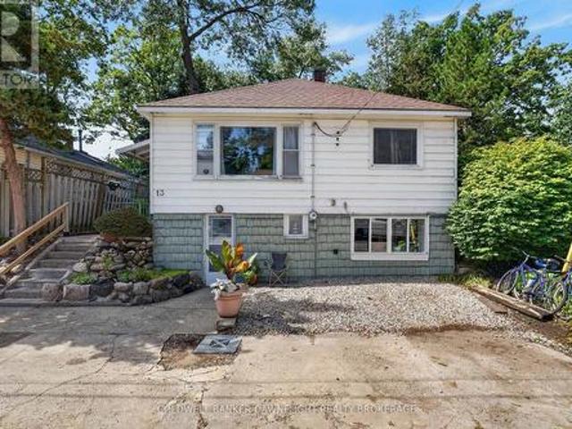13 Warwick Avenue, Lambton Shores Grand Bend, ON, N0M 1T0 house for sale | Listing ID X13713 | Royal LePage