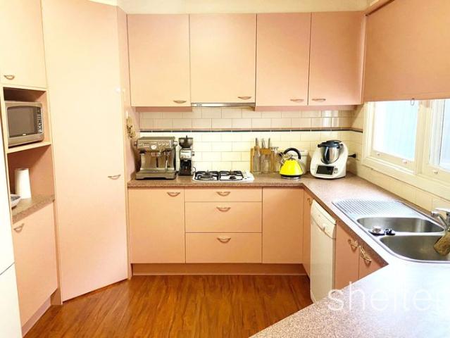 COMFORTABLE & SPACIOUS FAMILY HOME