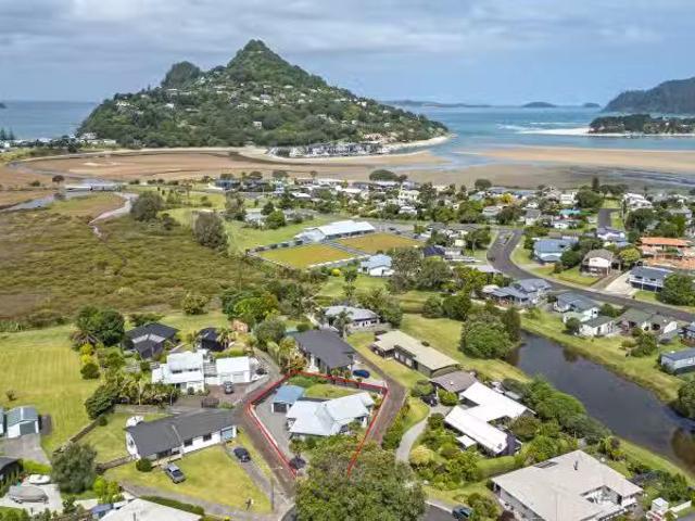 13 Willow Grove, Tairua, Thames Coromandel