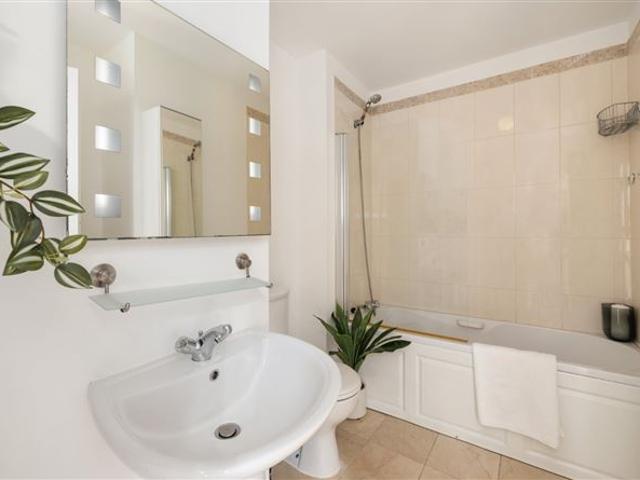 13 Ballintyre Grove, Ballinteer, Dublin 16 DNG Stillorgan 4928 MyHome. Ie Residential