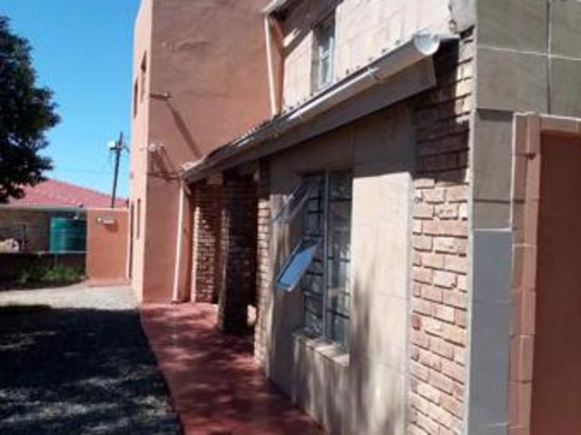 13 Bedroom House in Madeira Park