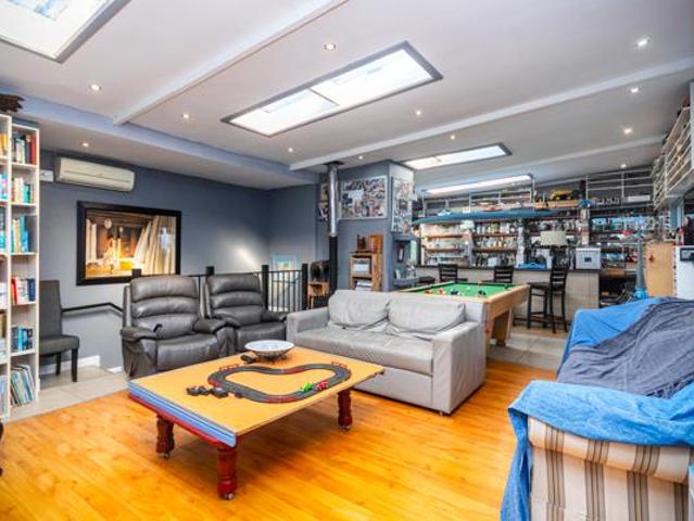 13 Bedroom House in Sunset Beach
