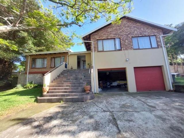 13 Bedroom House in Uvongo