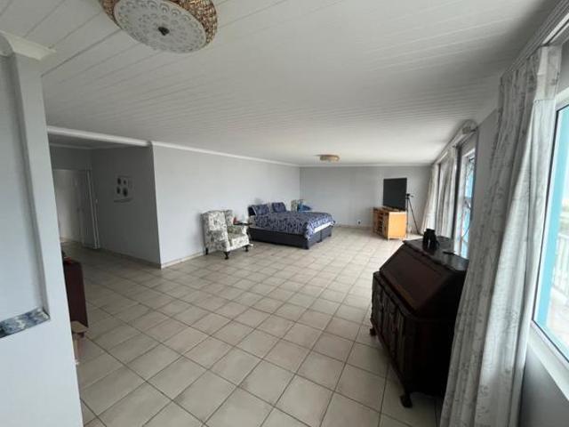 13 Bedroom House in West Beach