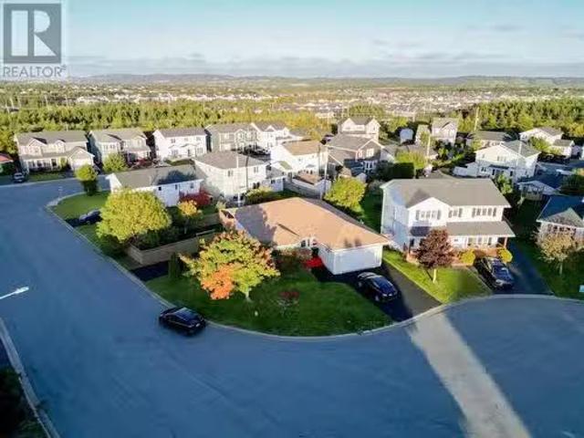 13 Briarwood Place, St. John'S, NL, A1H 1A1 house for sale.