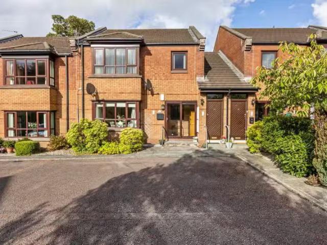 13 Cabinhill Mews