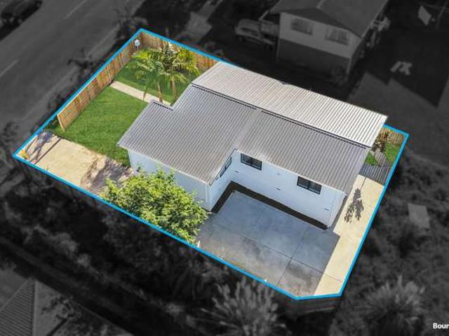 13 Cedar Heights Ave, Massey, Waitakere City