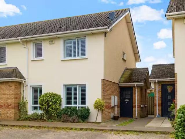 13 Cedar Lawn, Ridgewood, Swords, Co. Dublin, K67VR90 is for s.