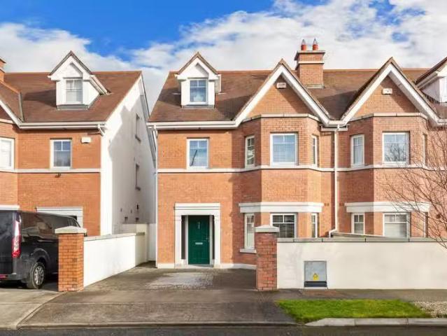 13 Corrybeg Way, Templeogue, Dublin 16, D6WX251 is for sale