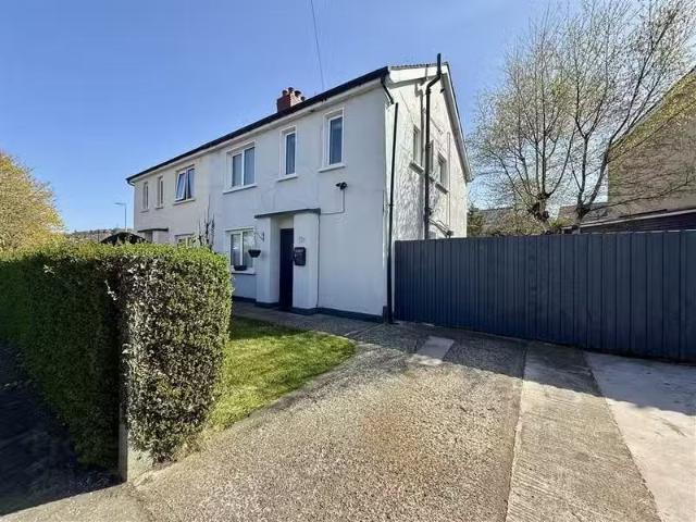 13 Downshire Park Central