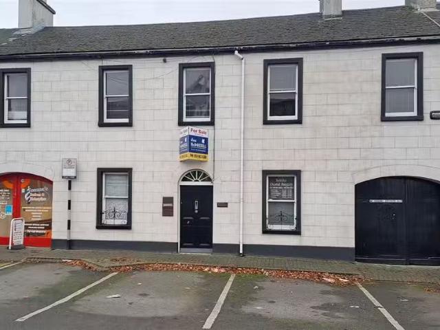 13 Emily Square, Athy, Kildare