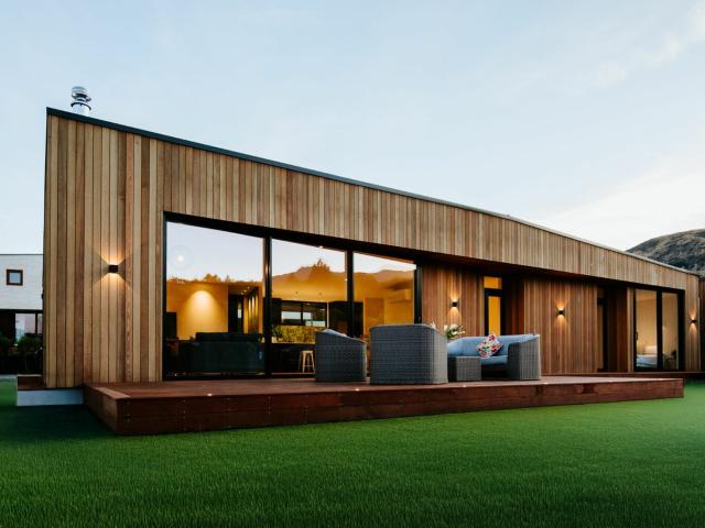13 Fern Burn Close, in the city: Wanaka, city area: Wanaka, price: latitude: 44.7136, longitude: 169.1330