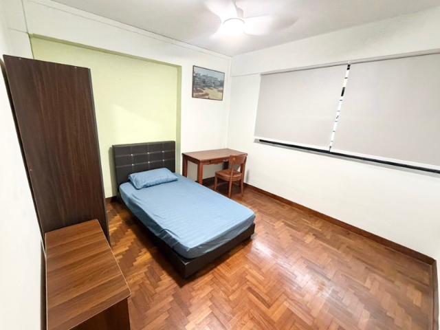 13 Ghim Moh Road HDB Apartment Room Rental, $1,350, 1 Bed 1 Bath 1,291 sqft $1.05 psf