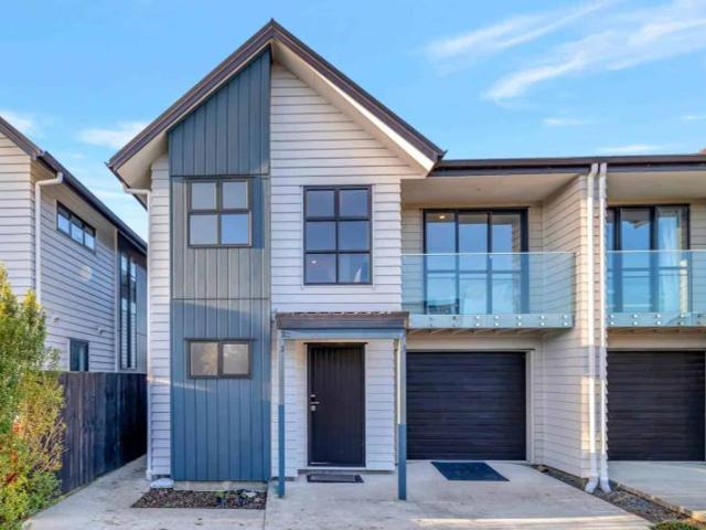 13 Irving Place, Hobsonville, Waitakere City For Sale