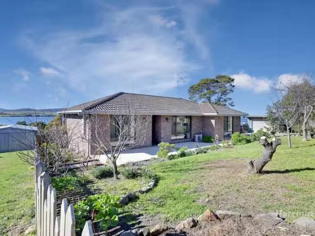 13 Lake Vue Parade, MIDWAY POINT, TAS 7171 House for Rent