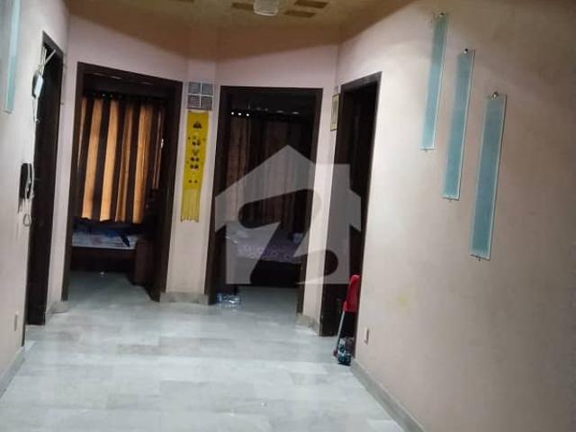 13 Marla Commercial Building