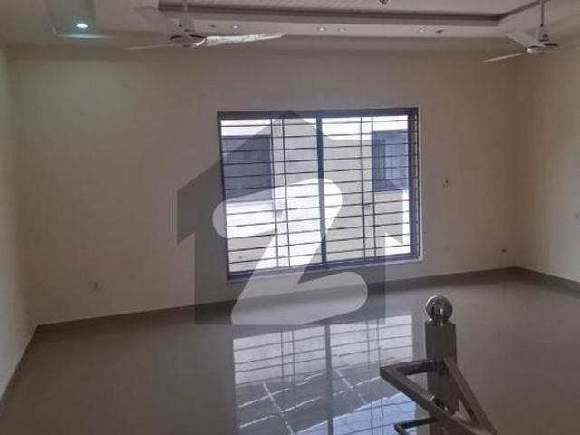 13 Marla Corner Dead End Street with Garden, & Basement For Sale in C Block, Phase 8, Bahria Town, Rawalpindi House For Sale Bahria Town Phase 8 Block C