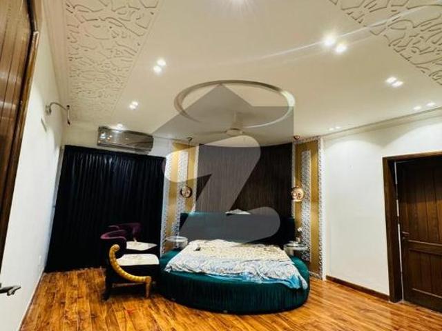 13 marla full house with lower portion furnished available for rent. Model Town
