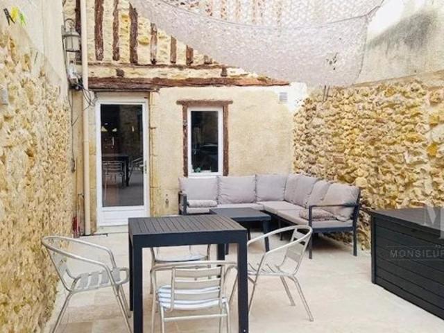 13 Min de Villefranche, maison de village en pierres avec patio