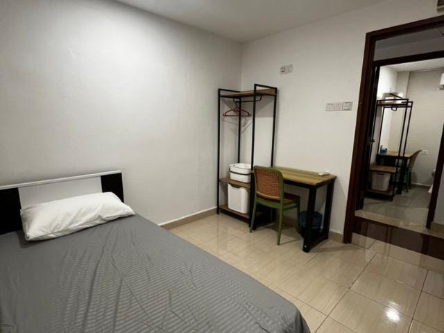 13 mins drive to upm ️ | private room + private toilet
